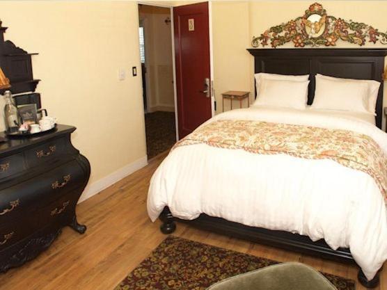 Half Moon Bay Inn - Main Street Downtown Экстерьер фото